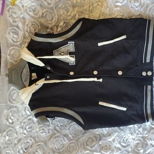 Love tree  sleeveless hooded large vest size Large.